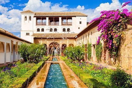 Jadines del Generalife adornados por las fuentes de agua
