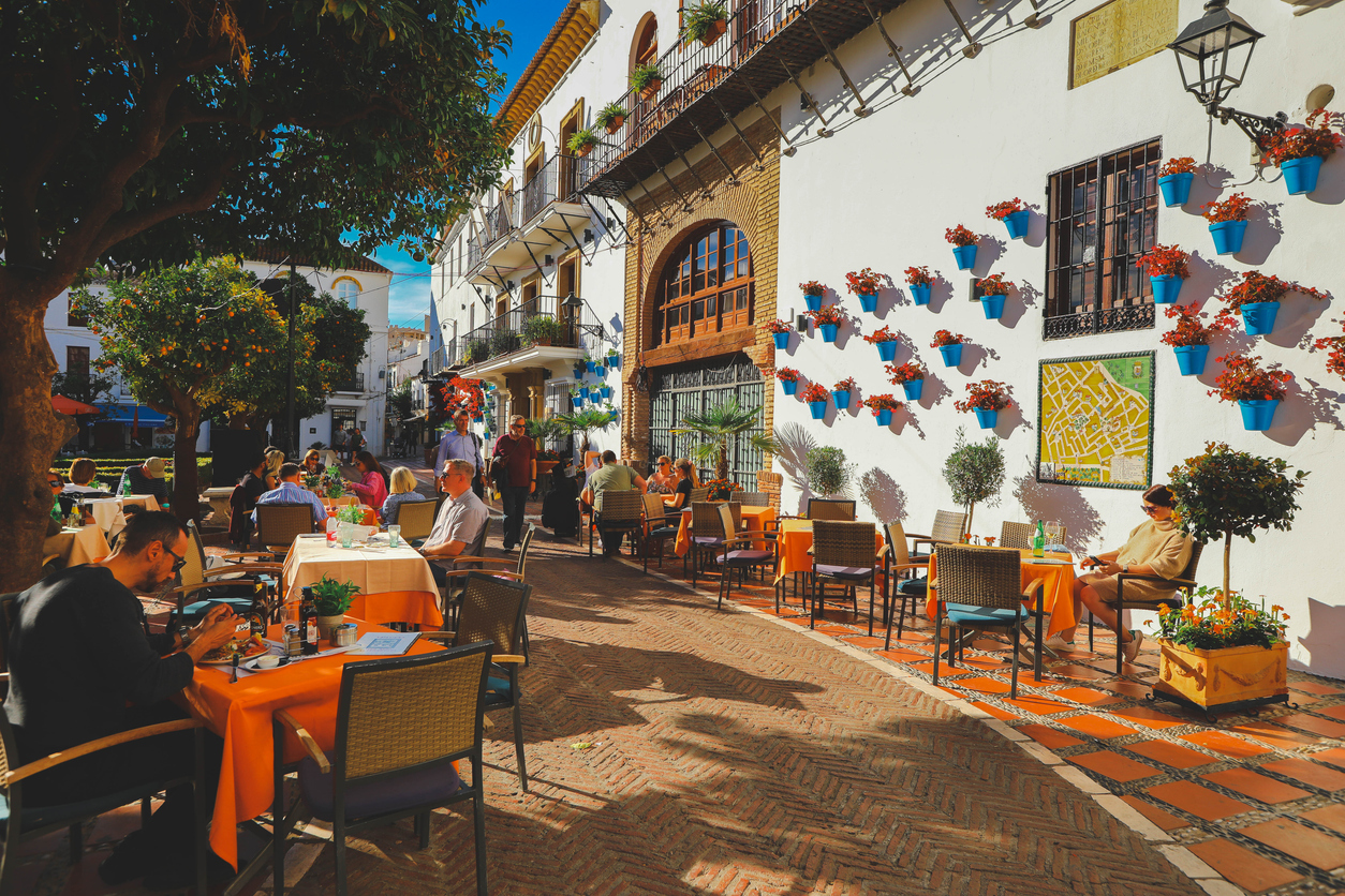 Plaza de los Naranjos en Barbella