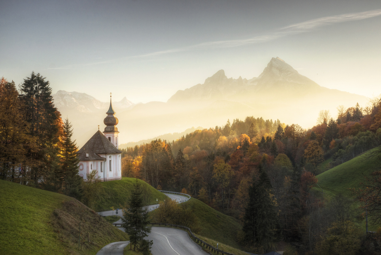 Atardecer otoñal en la región de Baviera, Alemania