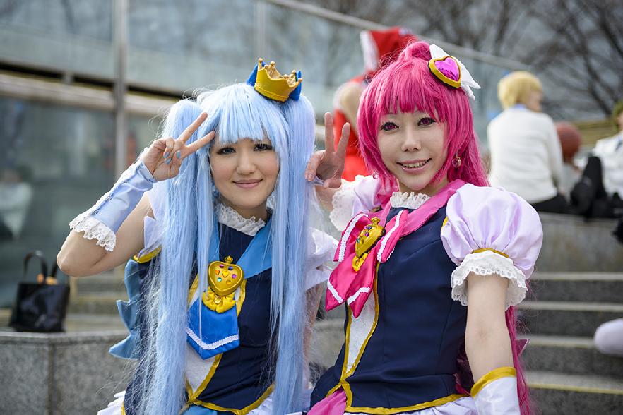 Chicas disfrazadas de personajes manga en el Parque Yoyogui